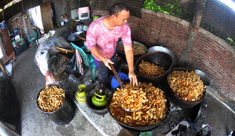 Geliat Produksi Kerupuk Rambak Kulit Sapi Andalan Warga Penanggulan Kendal - Bagian 5
