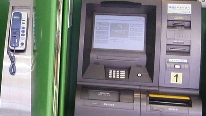 Sial, Aksi Pria Kuras Uang dari ATM di Pasar Panorama KBB Digagalkan Satpam