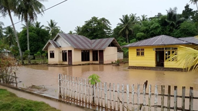 title Banjir Landa Beberapa Desa, Warga Gorontalo Utara Diimbau Tetap Waspada Cuaca Ekstrem Banjir Landa Beberapa Desa, Warga Gorontalo Utara Diimbau Tetap Waspada Cuaca Ekstrem