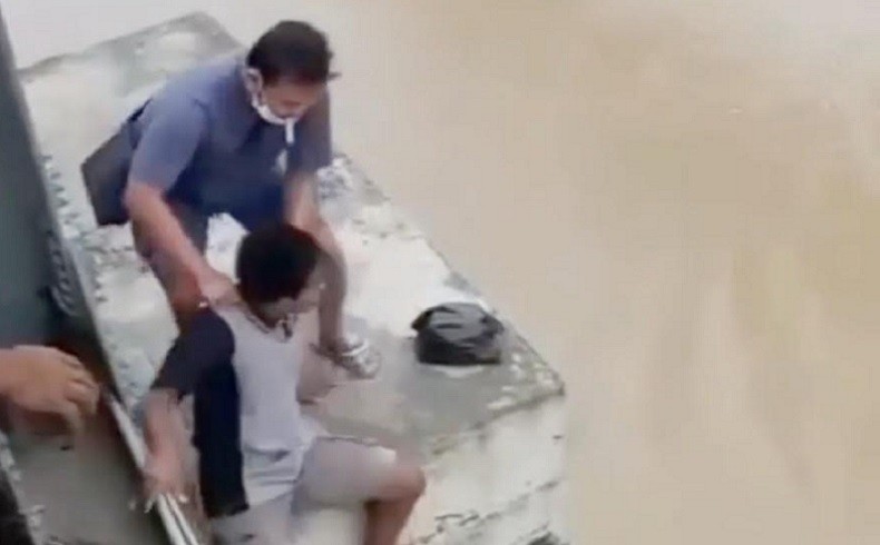 Viral Bocah SD Nyaris Bunuh Diri Loncat dari Jembatan di Bojonegoro