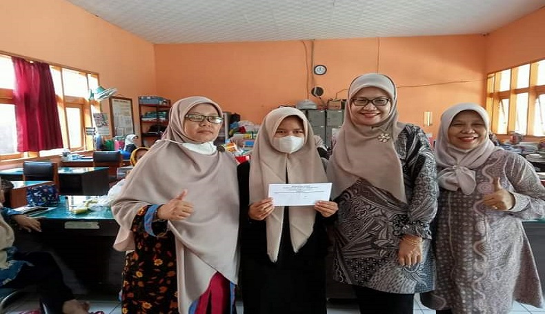 Keren, Siswi di Majalengka Ini Sabet Emas di Kompetisi Matematika Internasional