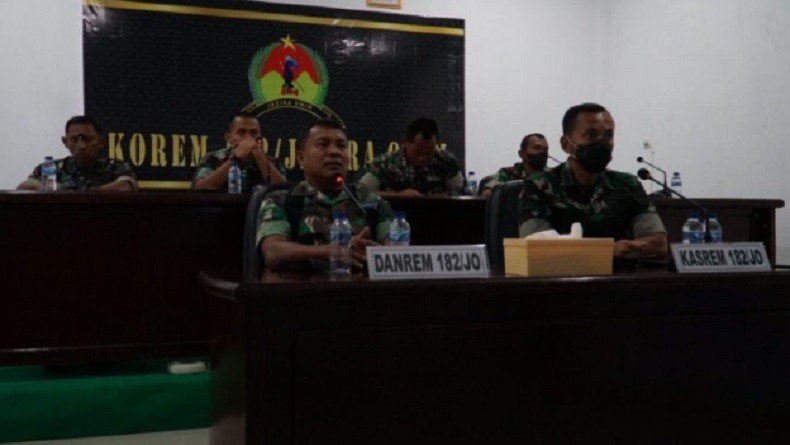 title Danrem Jazira Onim : Tidak Ada Prajurit Bergerak Sendirian, Harus Buddy System Danrem Jazira Onim : Tidak Ada Prajurit Bergerak Sendirian, Harus Buddy System