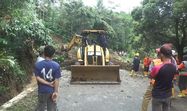  Longsor Terjang Temanggung, Akses Jalan Alternatif ke Semarang Putus
