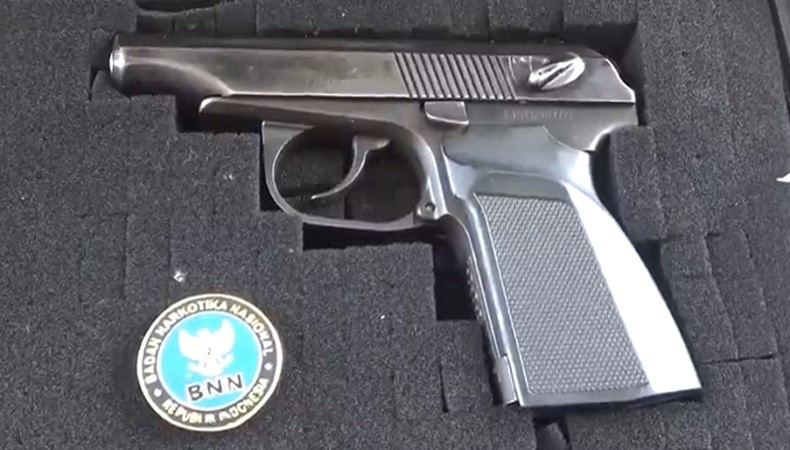 title Ditangkap karena Narkoba, Pentolan Ormas di Bali Ini Simpan Pistol dan Pin BNN Ditangkap karena Narkoba, Pentolan Ormas di Bali Ini Simpan Pistol dan Pin BNN