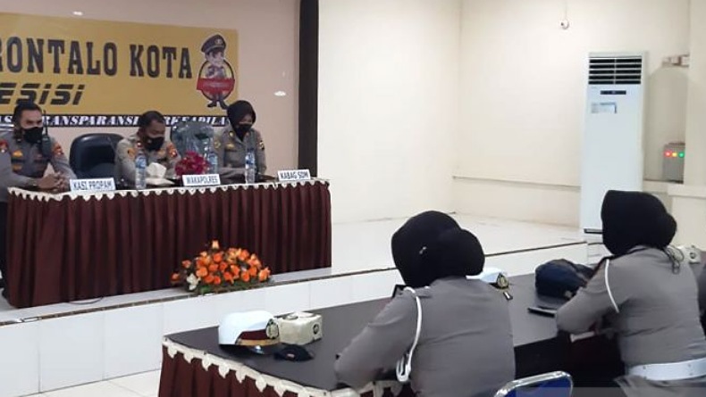 title Polwan Gorontalo Diimbau Jaga Citra Polri di Mata Masyarakat Polwan Gorontalo Diimbau Jaga Citra Polri di Mata Masyarakat