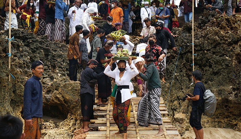 Upacara Melasti di Pura Segara Ukir Gunungkidul - Bagian 4