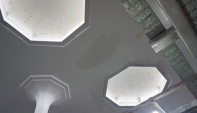 Belum Lama Diresmikan Presiden Jokowi, Atap Pasar Johar Semarang Bocor - Bagian 4