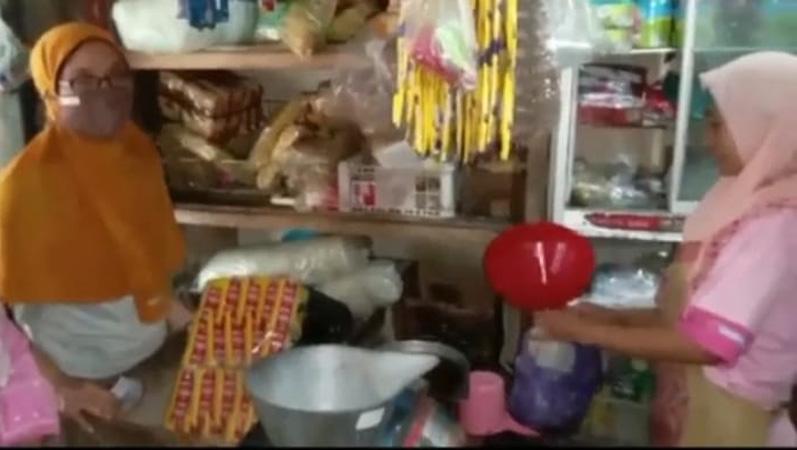 title Harga Minyak Goreng di Banyumas Naik 70 Persen, Pedagang dan Pembeli Resah Harga Minyak Goreng di Banyumas Naik 70 Persen, Pedagang dan Pembeli Resah