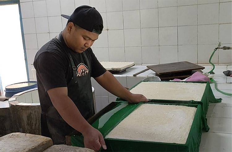 title Harga Kedelai Melambung, Perajin Tahu Minta Pemerintah Turun Tangan Stabilkan Harga Harga Kedelai Melambung, Perajin Tahu Minta Pemerintah Turun Tangan Stabilkan Harga