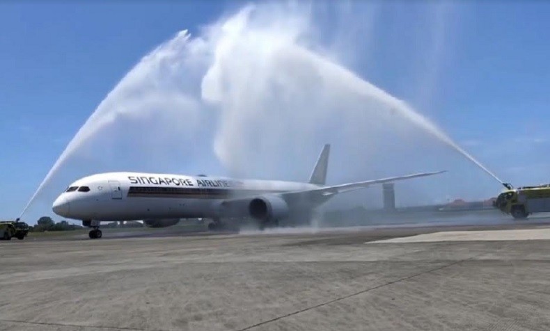 title 159 Turis Tiba di Bali dengan Singapore Airlines, Terbanyak Sejak Pandemi 159 Turis Tiba di Bali dengan Singapore Airlines, Terbanyak Sejak Pandemi