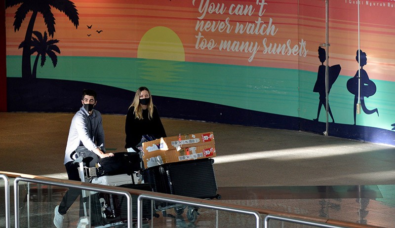 Penerbangan Reguler Perdana Singapura-Bali setelah Ditutup akibat Pandemi - Bagian 2