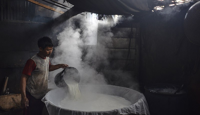 Ukuran Tahu Bulat Mengecil akibat Harga Kedelai Naik - Bagian 3