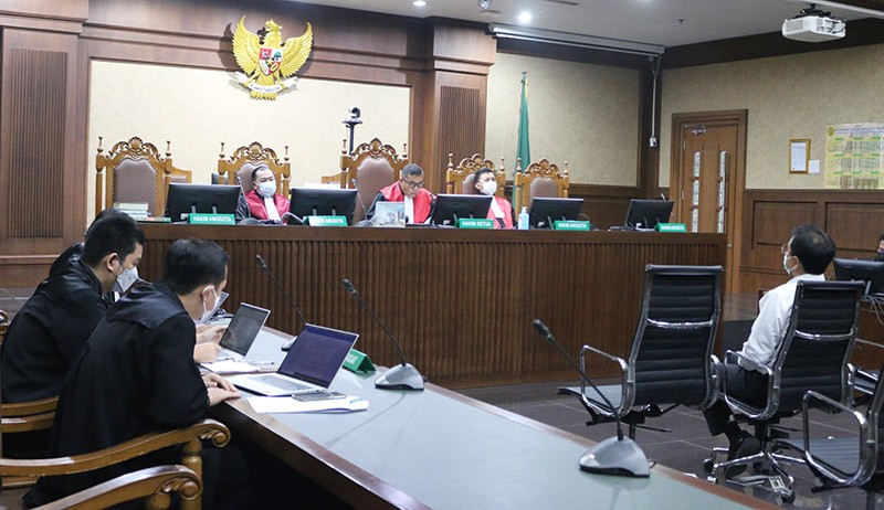 Ekspresi Azis Syamsuddin Divonis 3,5 Tahun Penjara - Bagian 4