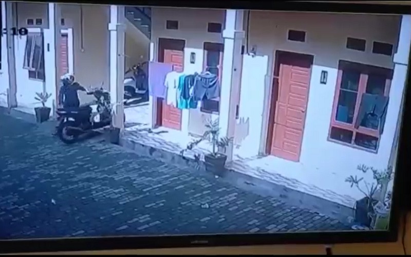 Waspada, Begal Bersenpi Mengintai Warga Palembang 