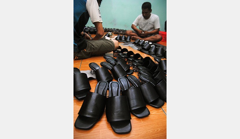 Aprisindo Targetkan Produksi Alas Kaki Sebanyak 1,2 Miliar Pasang - Bagian 2