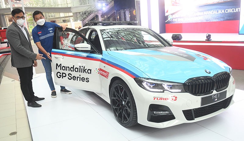 BMW Indonesia Serahkan Mobil Listrik BMW 330e M Sport untuk Safety Car MotoGP - Bagian 2