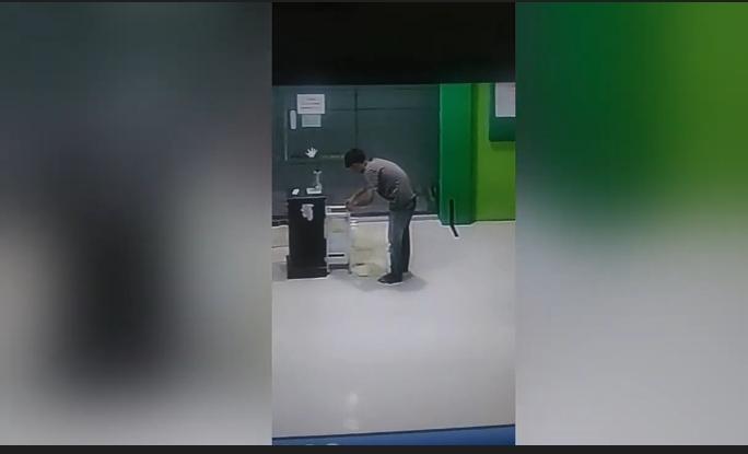 Subuh-Subuh Bukannya Salat, Pria di Berau Malah Gasak Tiga Kotak Amal