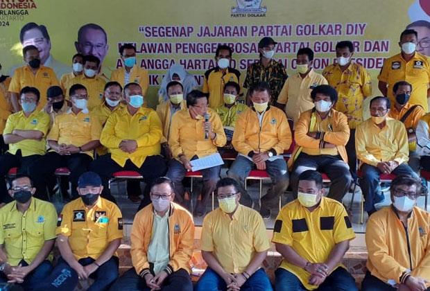 title Airlangga Duet dengan Luhut di Pilpres? Golkar DIY Sebut Hanya Lucu-lucuan Pengamat Airlangga Duet dengan Luhut di Pilpres? Golkar DIY Sebut Hanya Lucu-lucuan Pengamat