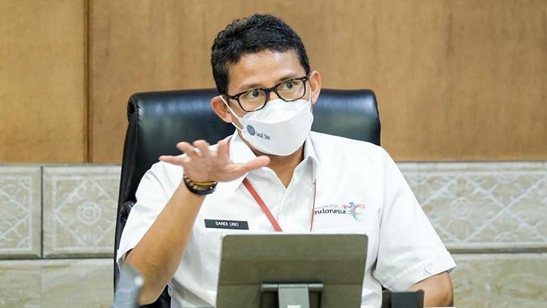 Tanya Tips Sukses Jadi Pengusaha ke Menparekraf, IRT Ini Semringah Dapat HP