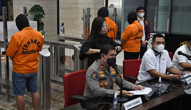 Ini 3 Tersangka Penipuan Investasi Robot Trading Bodong Sebesar Rp1,2 Triliun - Bagian 2