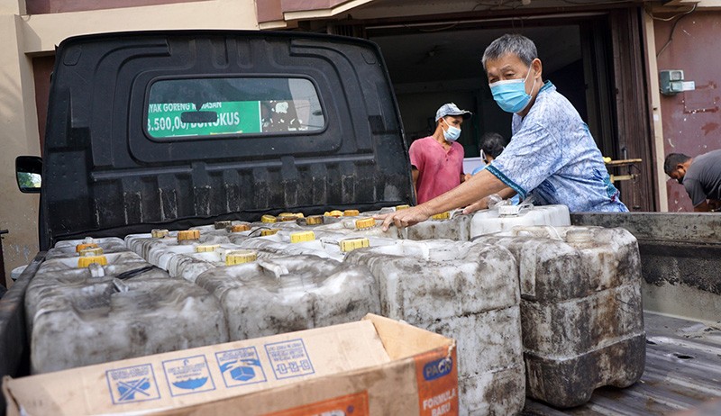 Operasi Pasar Minyak Goreng di Kota Semarang - Bagian 2