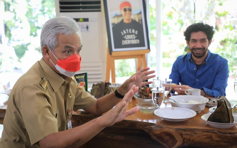 Aktor Ganteng Reza Rahadian Temui Ganjar Pranowo, Ada Apa?