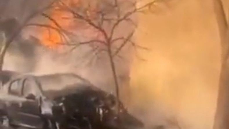 title Pesawat Militer Iran Jatuh, Sedikitnya 3 Orang Tewas Pesawat Militer Iran Jatuh, Sedikitnya 3 Orang Tewas