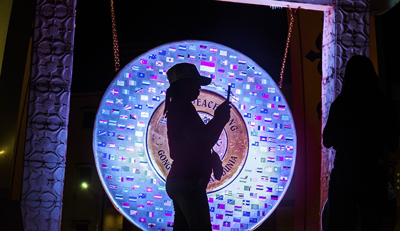 Monumen Gong Perdamaian Kota Ambon Menjadi Destinasi Wisata Malam Hari - Bagian 1