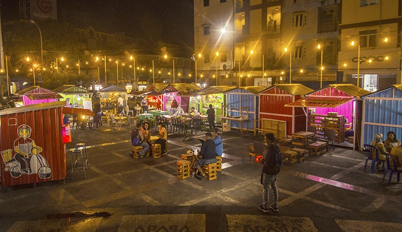 Monumen Gong Perdamaian Kota Ambon Menjadi Destinasi Wisata Malam Hari - Bagian 3