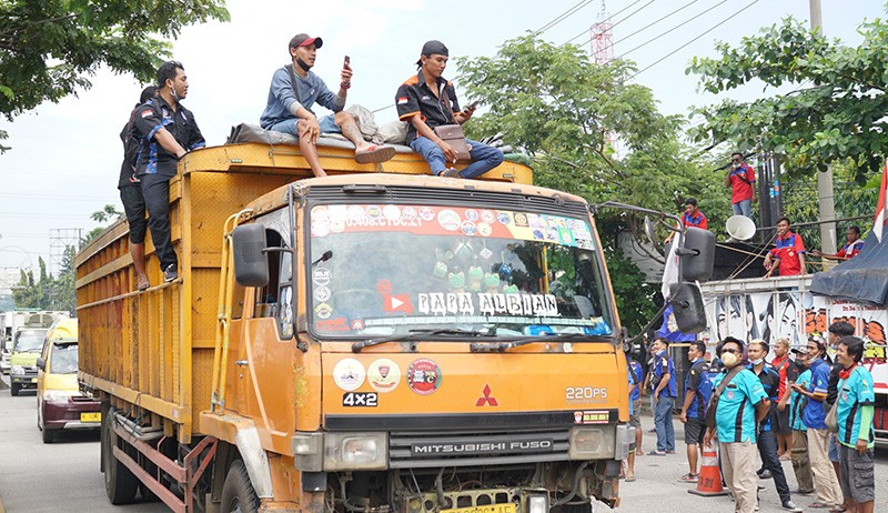 Ratusan Sopir Truk Geruduk Kantor Dishub Jateng, Tolak Aturan ODOL - Bagian 3