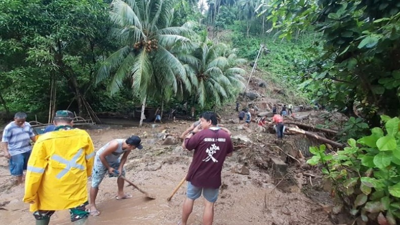 Pemkab Siau Tagulandang Biaro Dirikan Dapur Umum bagi Pengungsi Banjir dan Tanah Longsor