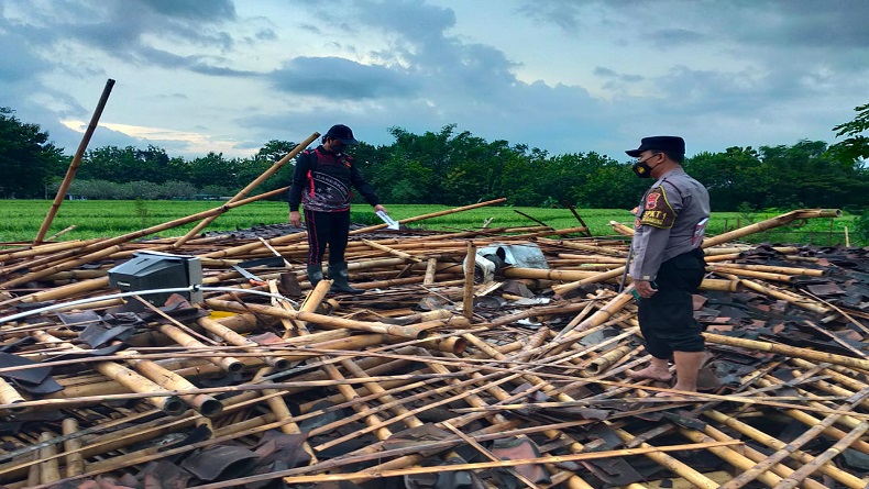 Berteduh saat Hujan, Bocah di Sragen Tewas Tertimpa Kandang Roboh 