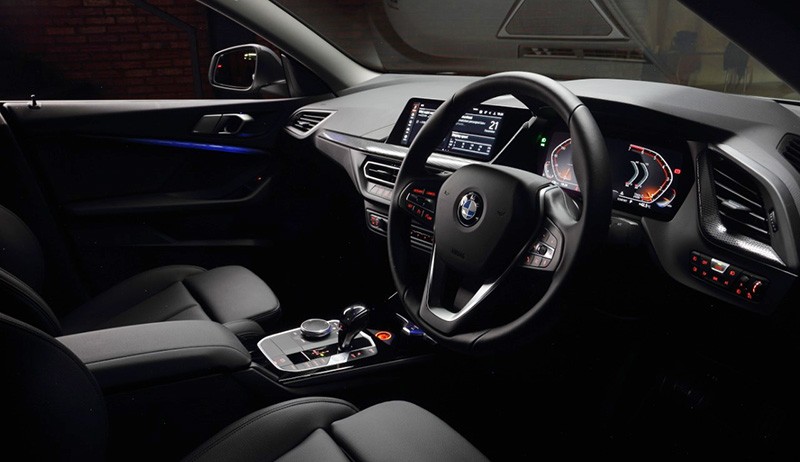 Tampilan Sporty BMW 218i Gran Coupè Sport Rakitan Lokal Pertama - Bagian 3