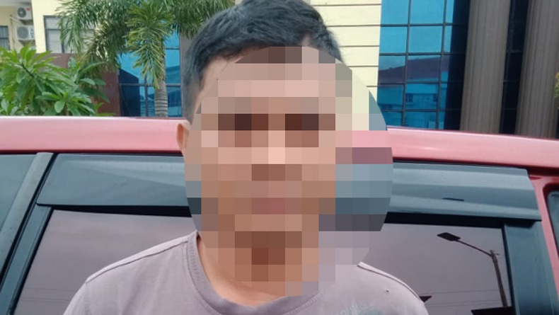 title Paksa Lucuti Pakaian Gadis 17 Tahun saat Sendirian, Pria Manado Ini Ditangkap Polisi Paksa Lucuti Pakaian Gadis 17 Tahun saat Sendirian, Pria Manado Ini Ditangkap Polisi