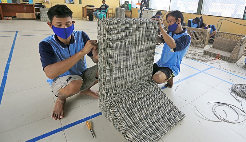 Kerajinan Kursi Rotan Buatan Warga Binaan Lapas Diekspor ke Amerika-Eropa - Bagian 2