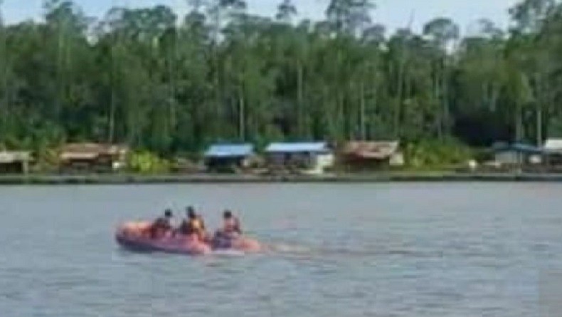 title Pencarian Korban Tenggelam di Muara Kokonao Diperluas hingga ke Tengah Laut Pencarian Korban Tenggelam di Muara Kokonao Diperluas hingga ke Tengah Laut