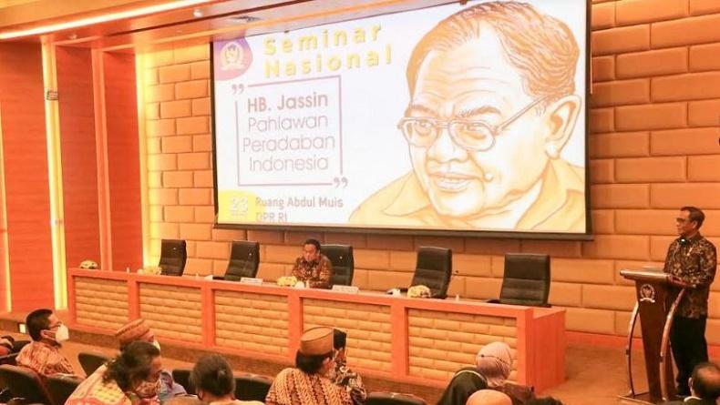 title Mahfud MD: HB Jassin Cendekiawan Muslim asal Gorontalo Pantas Jadi Pahlawan Nasional Mahfud MD: HB Jassin Cendekiawan Muslim asal Gorontalo Pantas Jadi Pahlawan Nasional