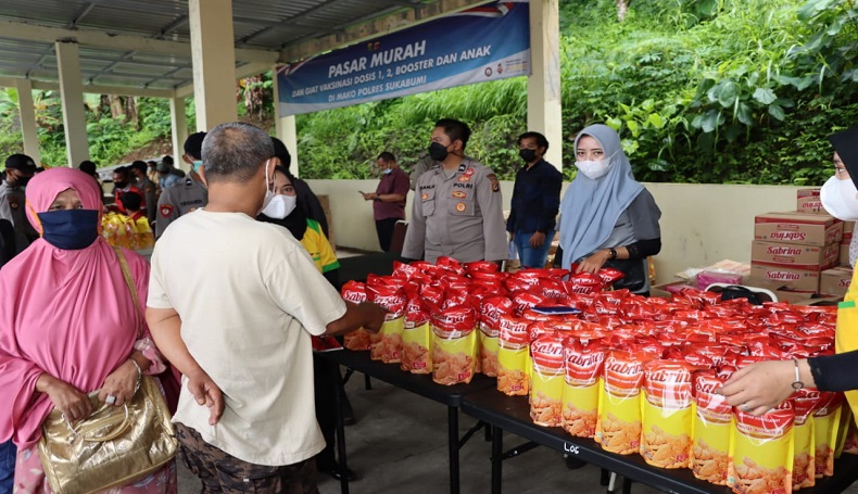 Akibat Berebut Minyak Goreng, Perempuan di Sukabumi Cedera Punggung