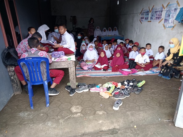 Ahli Waris Segel Sekolah di Jeneponto, Puluhan Siswa SD Terpaksa Ujian di Rumah Warga