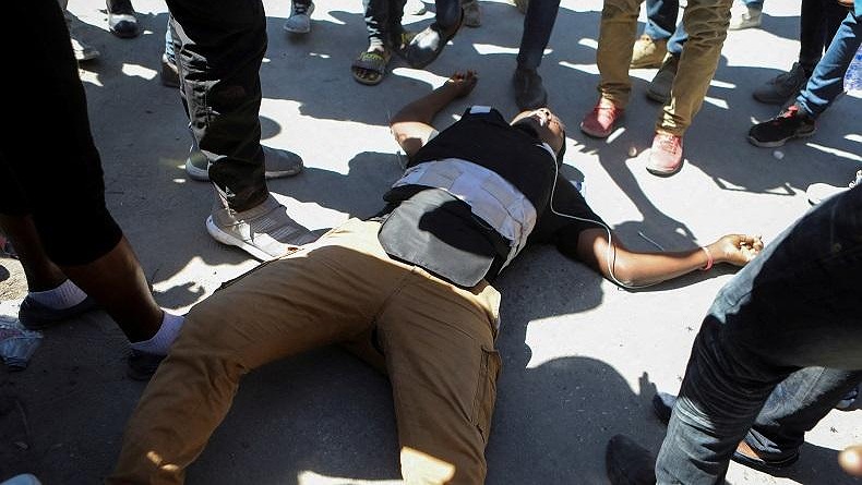 Peserta Demo Tuntut Kenaikan Upah Ditembaki Polisi, 1 Jurnalis Tewas