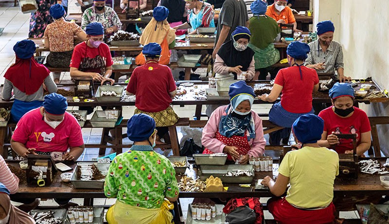 Penerimaan Cukai Rokok pada Awal Tahun 2022 Mencapai Rp17,54 Triliun - Bagian 3