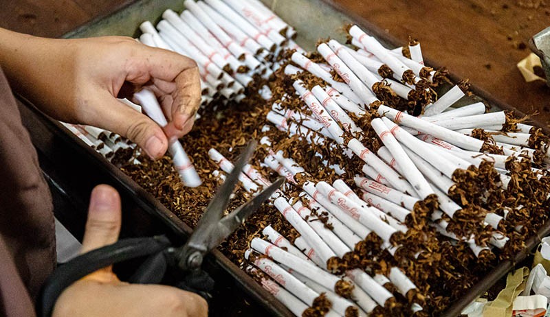 Pemerintah Tetapkan Tarif Baru Cukai Rokok Kemenyan