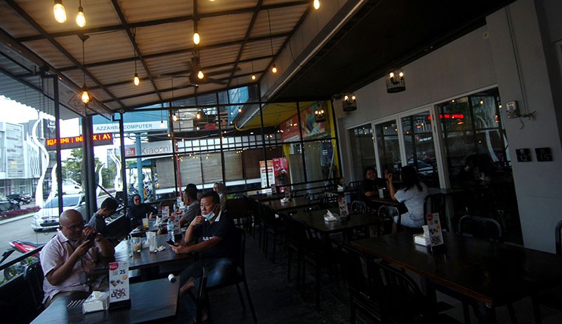 PPKM Level 4, Pengunjung Makan di Restoran Maksimal 20 Menit - Bagian 2