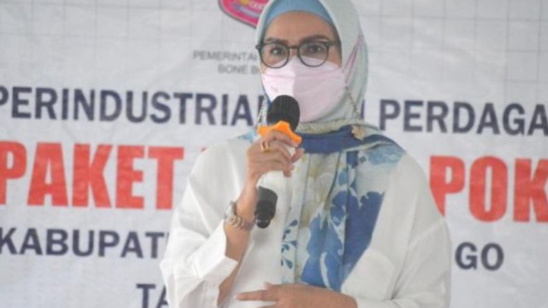 Pemkab Bone Bolango Serahkan Bantuan Bahan Pokok di Suwawa Timur