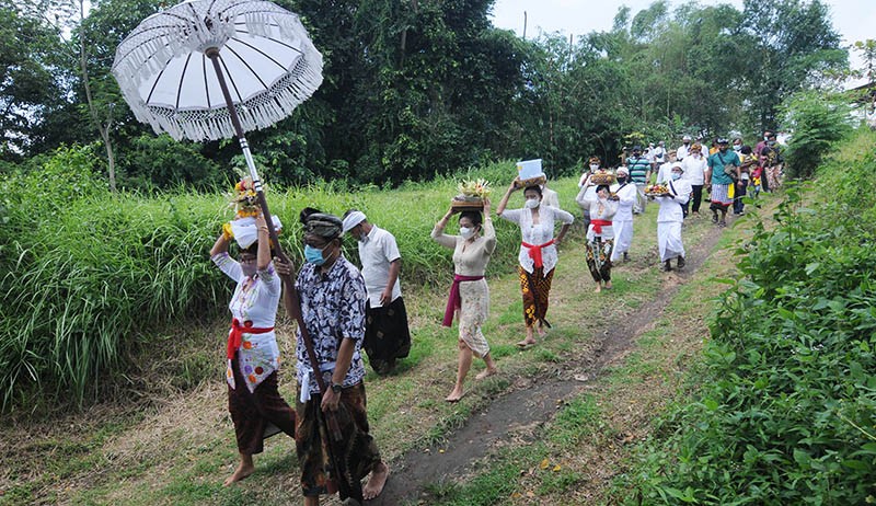 Prosesi Mendak Tirta, Ambil Air Suci Sambut Hari Raya Nyepi - Bagian 3