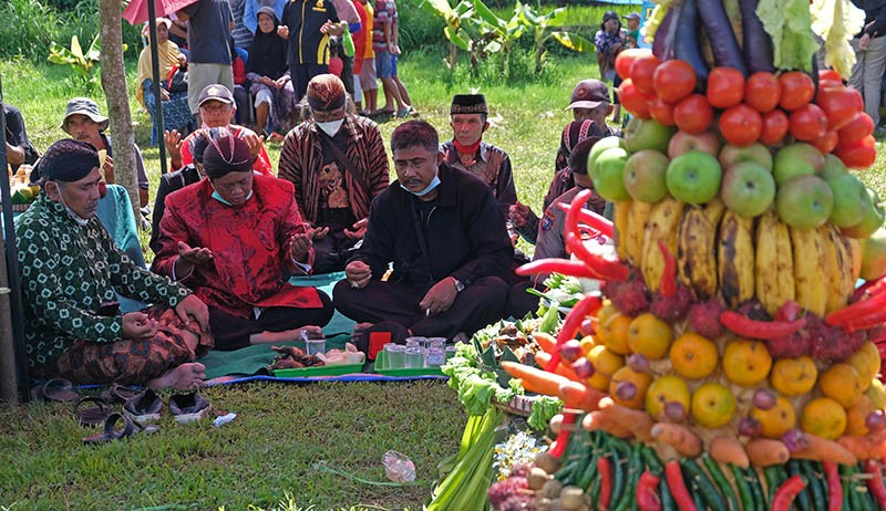 Tradisi Kirab Jodang, Keliling Rawa Sambil Membawa Hasil Bumi - Bagian 3