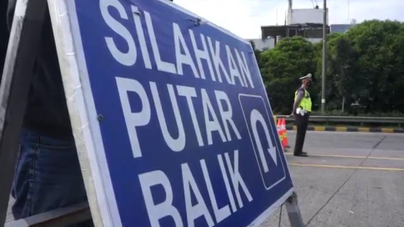 Libur Panjang, Puluhan Kendaraan Wisatawan Diputar Balik di GT Pasteur Bandung