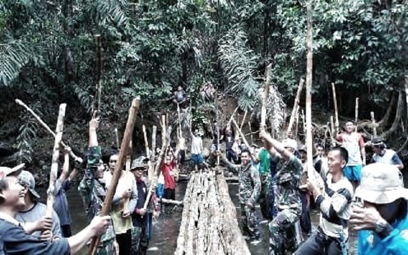 Nuba Adat Masyarakat Dayak Kalimantan, Tradisi Minta Hujan dengan Meracuni Ikan