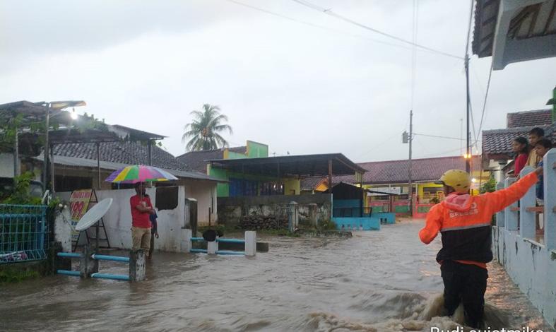  Banjir Bandang Terjang Bumiayu Brebes, BNPB: 297 Warga Mengungsi