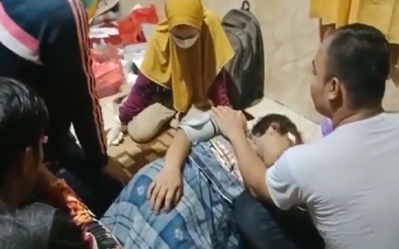 Diduga Keracunan usai Santap Makanan Syukuran, Puluhan Warga Dilarikan ke Rumah Sakit